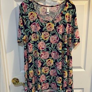 Lularoe large perfect t roses